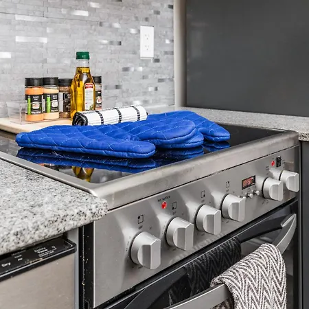 Modern 2br With Pet Friendly - Near Apartment *