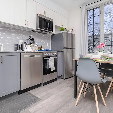 Apartment Modern 2br With Pet Friendly - Near *