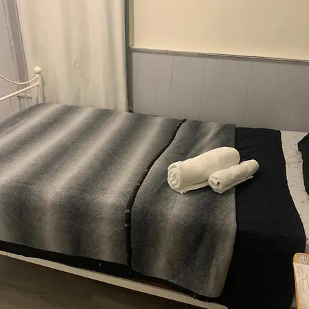 Apartment Only Private Room Steps To Uottawa Downtown Not Full Apt