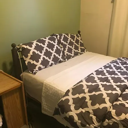 Victorian2 Henderson Heritage Homestay Ottawa