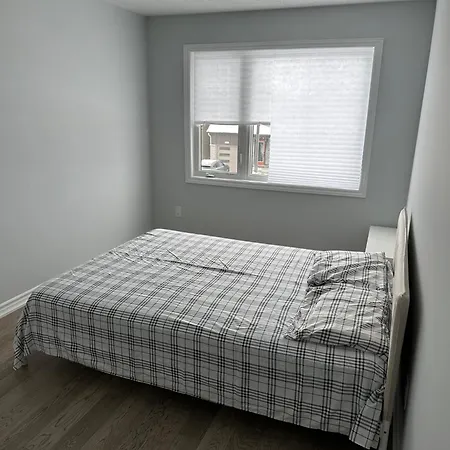 Lovely 2 Bedroom 2 Bath Holiday home Ottawa