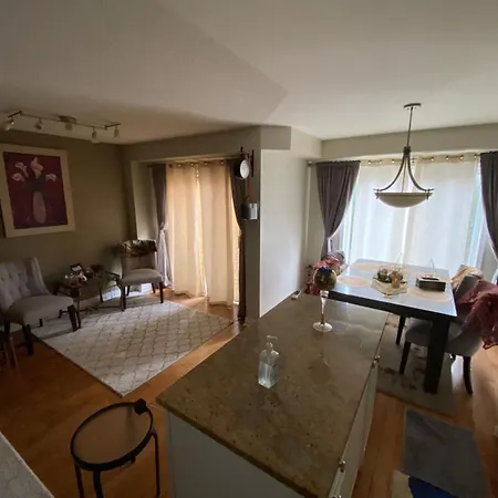 Holiday home Cute 3 Bedrooms Townhouse In Kanata