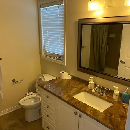 Cute 3 Bedrooms Townhouse In Kanata *