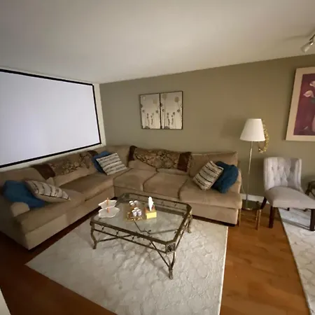 Holiday home Cute 3 Bedrooms Townhouse In Kanata