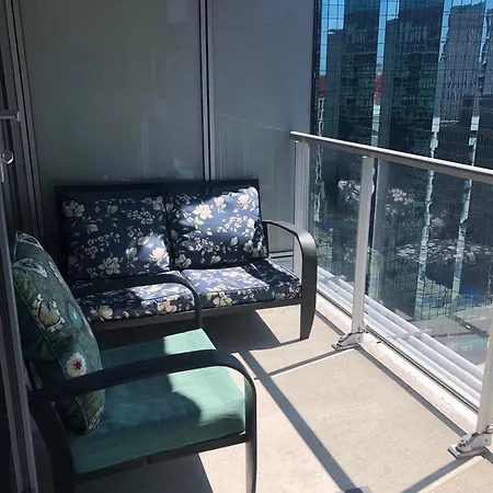 Apartment Luxury 1- Bedroom Steps From Parliament Hill *