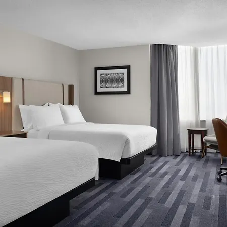 East By Ihg Ottawa