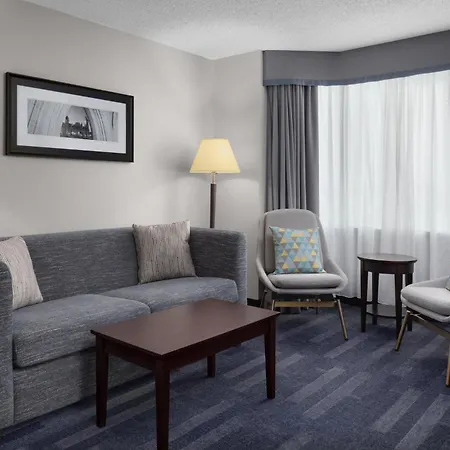 Hotel East By Ihg