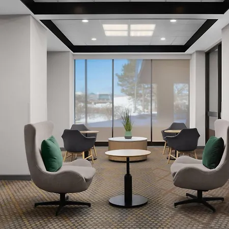East By Ihg 4*