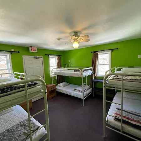 Backpackers Hostel *