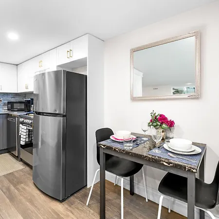 Modern Basement Flat In The Heart Of Historic