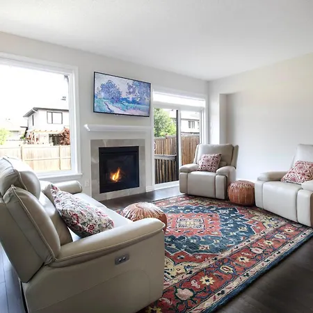 Luxurious Tastefully Furnished 3 Bedroom In Holiday home