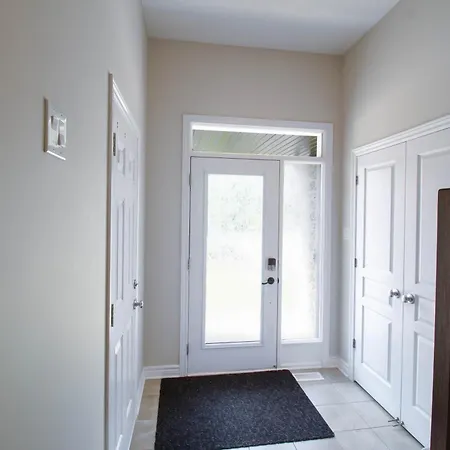 Holiday home Luxurious Tastefully Furnished 3 Bedroom In *