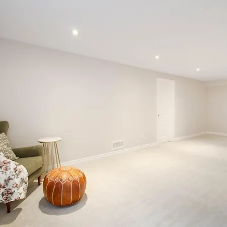 Luxurious Tastefully Furnished 3 Bedroom In Holiday home