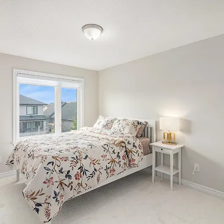 Luxurious Tastefully Furnished 3 Bedroom In