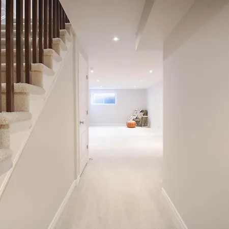 Luxurious Tastefully Furnished 3 Bedroom In *