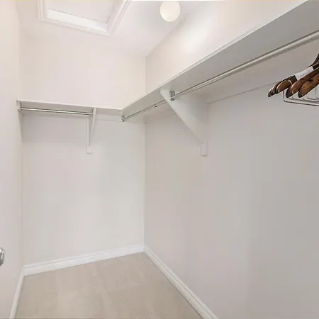 Holiday home Luxurious Tastefully Furnished 3 Bedroom In