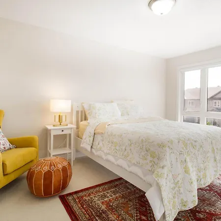 Luxurious Tastefully Furnished 3 Bedroom In Holiday home