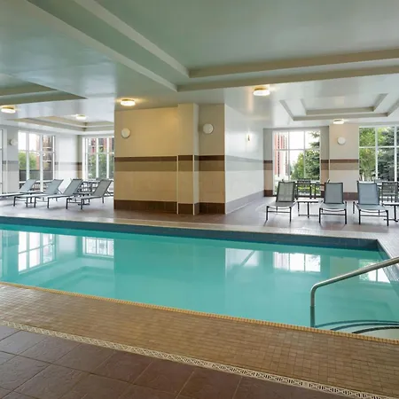 Hotel By Marriott Airport Ottawa