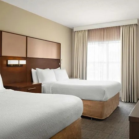 Hotel By Marriott Airport 3*