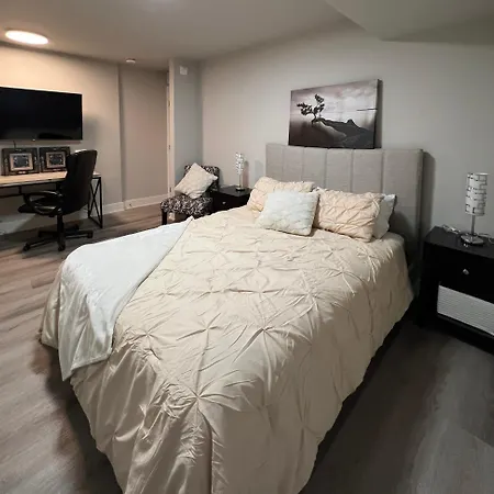 Medium Term Close To Downtown Apartment *
