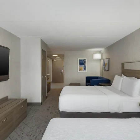 Express & East-orleans By Ihg Hotel 2*