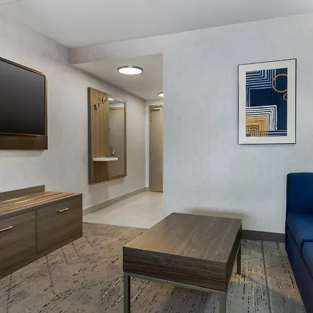 Express & East-orleans By Ihg Hotel Ottawa