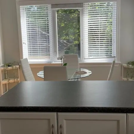 Ciceks Thornbury Apartment Ottawa