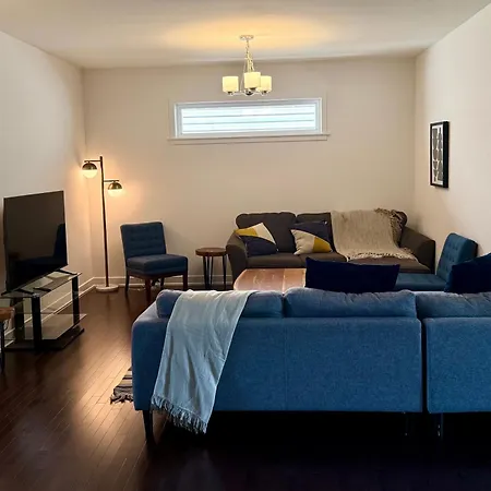Modern 4br Executive Near Airport And Downtown *