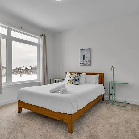 Holiday home Modern 4br Executive Near Airport And Downtown