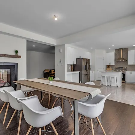 Modern 4br Executive Near Airport And Downtown Holiday home *