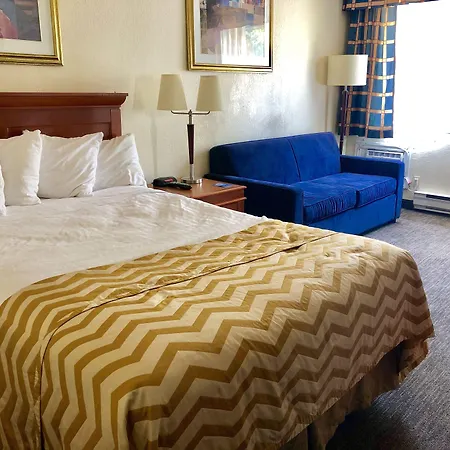 Hotel Travelodge By Wyndham East Ottawa