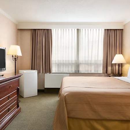Days By Wyndham West Ottawa