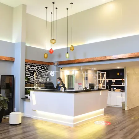 Days By Wyndham West Hotel Ottawa