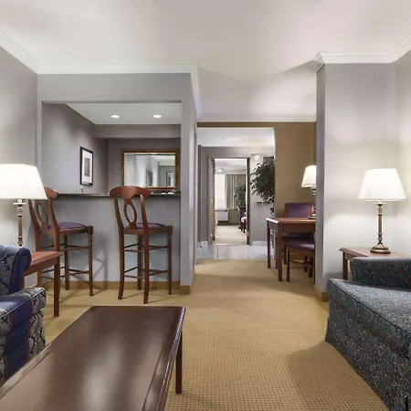 Hotel Days By Wyndham West Ottawa