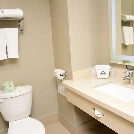 Days By Wyndham Hotel Ottawa