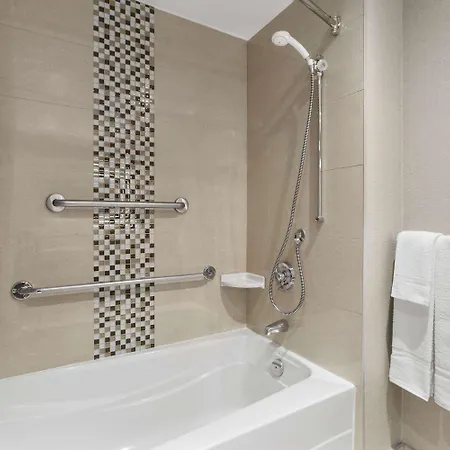 Days By Wyndham Hotel Ottawa