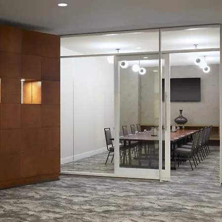 Delta By Marriott Centre 4*