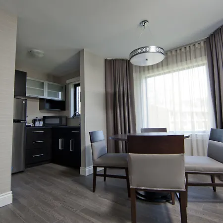 Hotel Ramada By Wyndham On The Rideau 3*