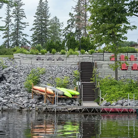 Ramada By Wyndham On The Rideau 3*