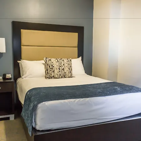 Hotel Embassy &
