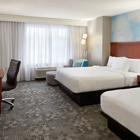 Courtyard By Marriott Downtown Ottawa