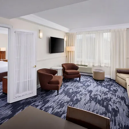 Fairfield & By Marriott Kanata Hotel 3*