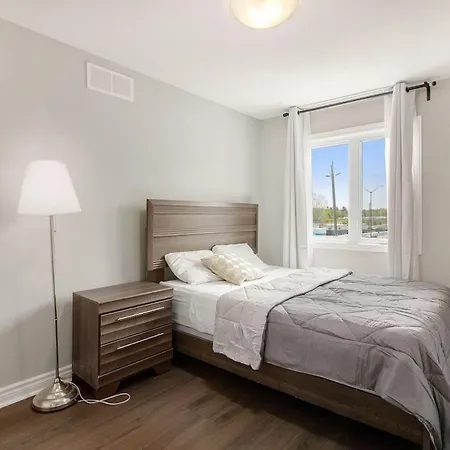 Apartment Beautifully Furnished 3-bedroom Ottawa