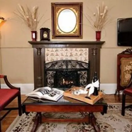 Mcgee's Bed & Breakfast 3*