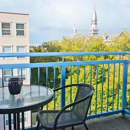 Hotel Byward Blue Ottawa