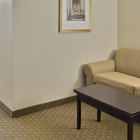 Hotel Express & Airport By Ihg Ottawa