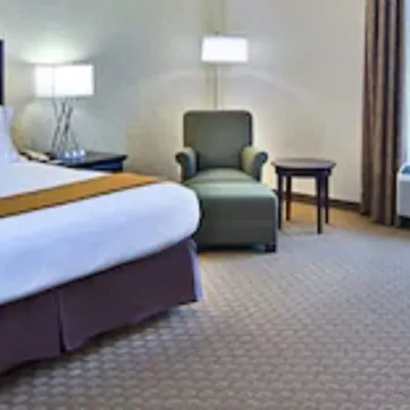 Express & Airport By Ihg Ottawa