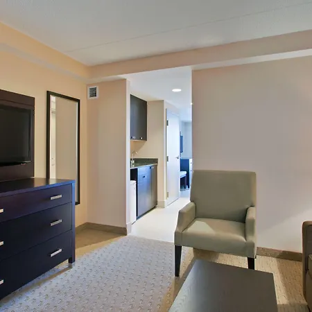 Express & West - Nepean By Ihg Ottawa