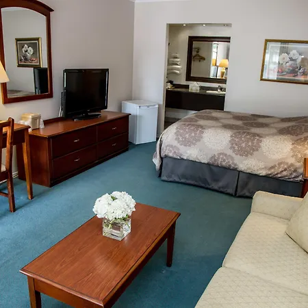 Rideau Heights Bed & Breakfast 2*