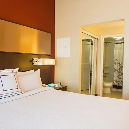 Hotel By Marriott Airport Ottawa